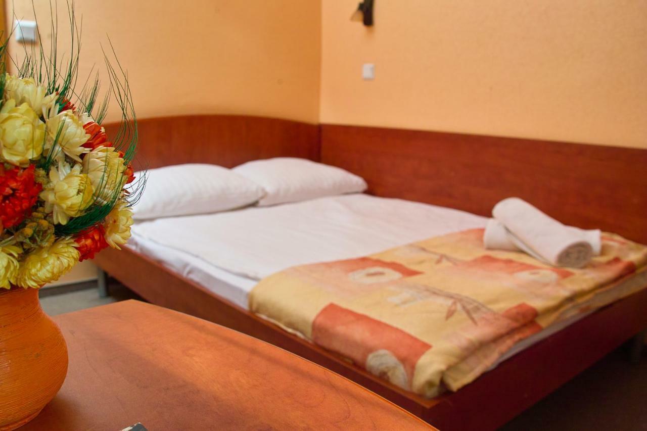Lesny Osrodek Szkoleniowy W Puszczykowie Puszczykowo Bagian luar foto