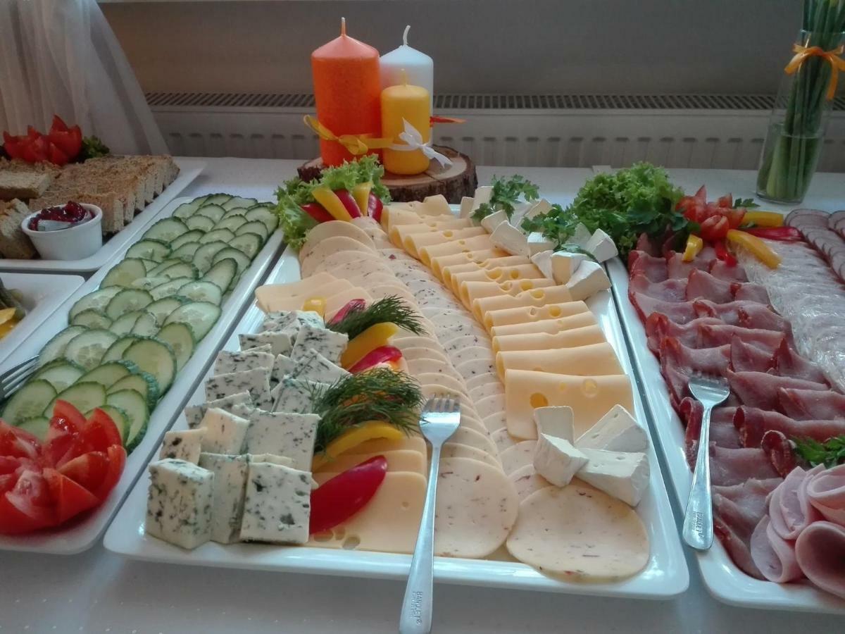 Lesny Osrodek Szkoleniowy W Puszczykowie Puszczykowo Bagian luar foto